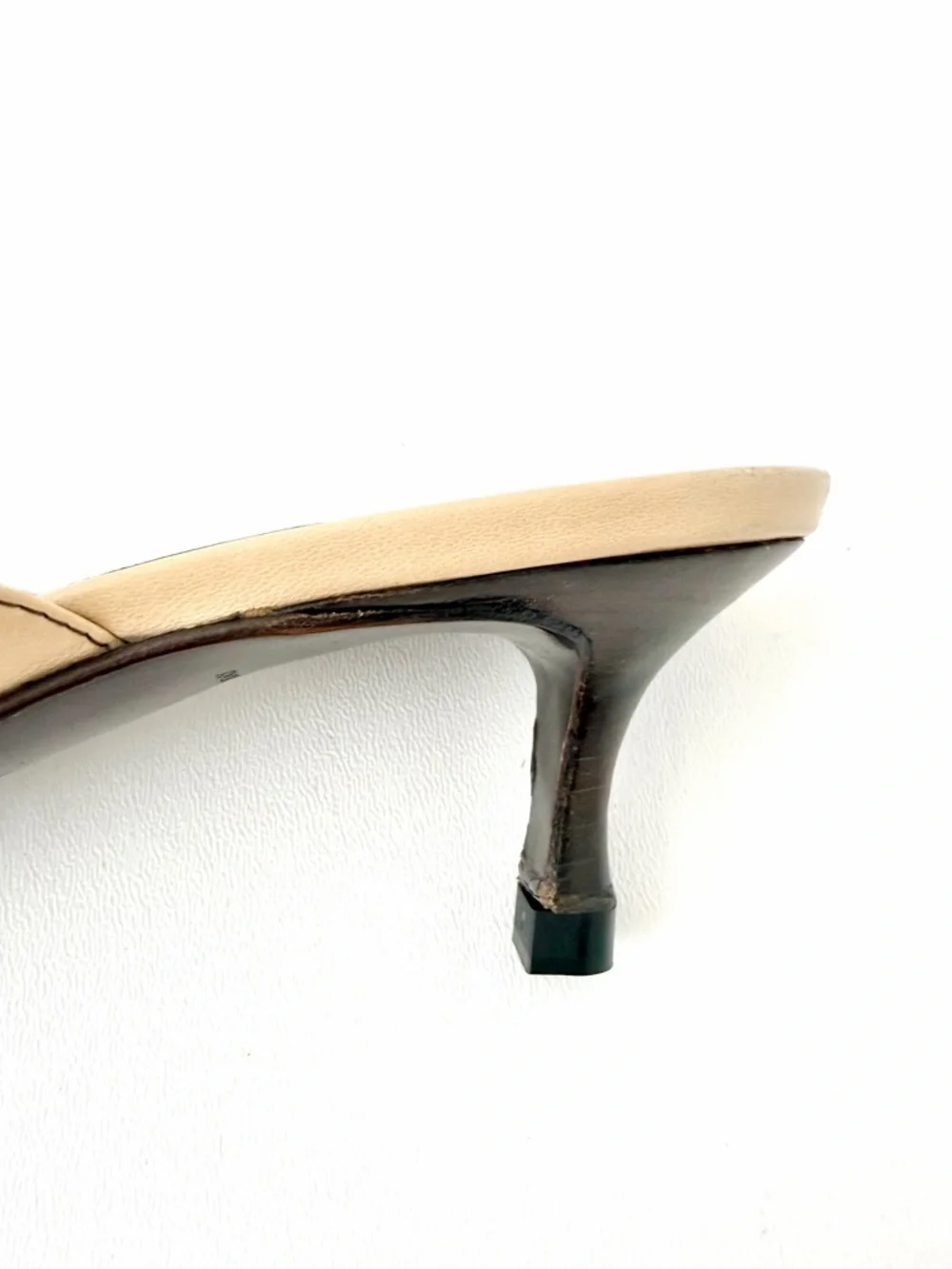 CHANEL‎ | Beige Leather CC Logo Mules Kitten Heel Slides EU 39.5 Y2K Vintage